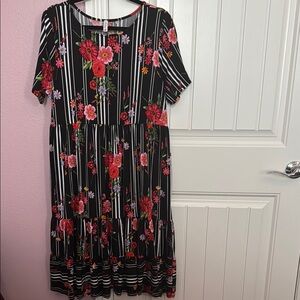 Red and White Casual Midi Sundress with Crew Neck